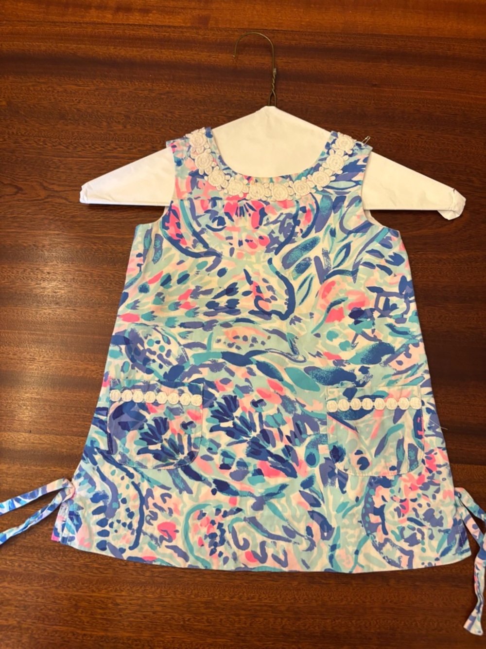 Lilly Pulitzer Girls' Sleeveless Floral Shift Dress in Blue & Pink